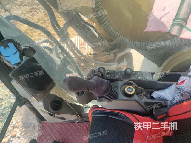 座椅右側(cè)控制臺/鑰匙門/油門/含右手柄（駕駛室部分）