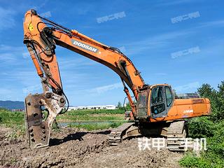 斗山DX420LC挖掘機(jī)