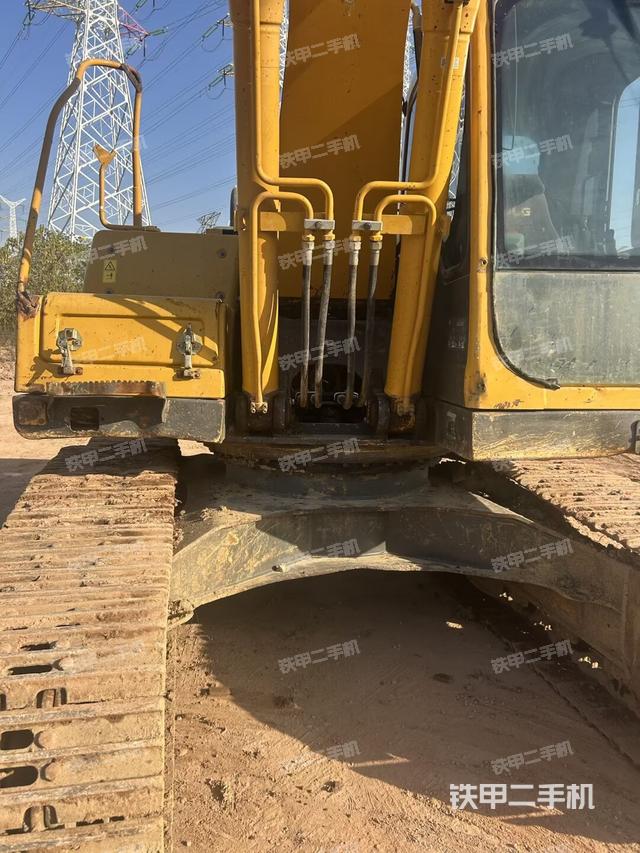 大臂油缸整體?豎拍（工作和回轉(zhuǎn)裝置）