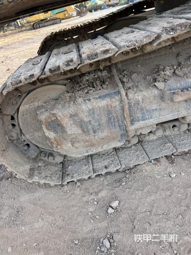 左驅(qū)動(dòng)輪（行走機(jī)構(gòu)）