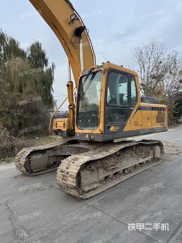 駕駛室整體（整機(jī)外觀）