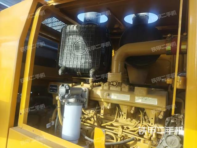 发动机左侧（整机外观及大件）