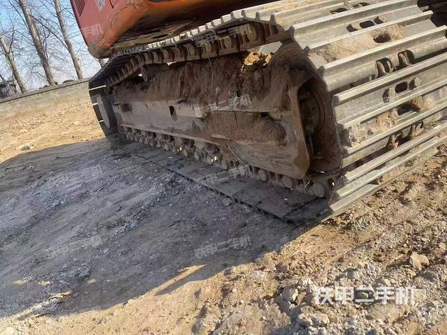 單側(cè)履帶整體（整機(jī)外觀）