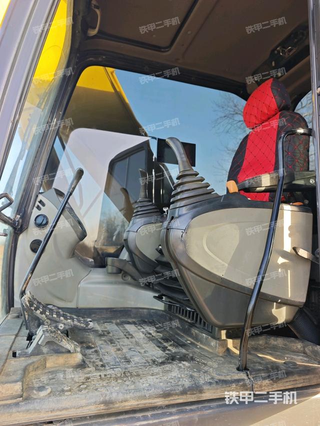 駕駛室整體（整機(jī)外觀）