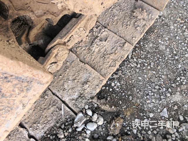 左驅(qū)動(dòng)輪（行走機(jī)構(gòu)）