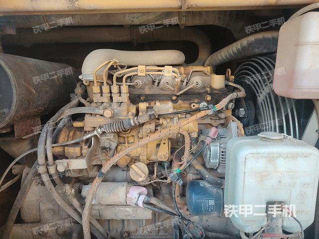 液壓泵艙室正面整體（整機(jī)外觀）