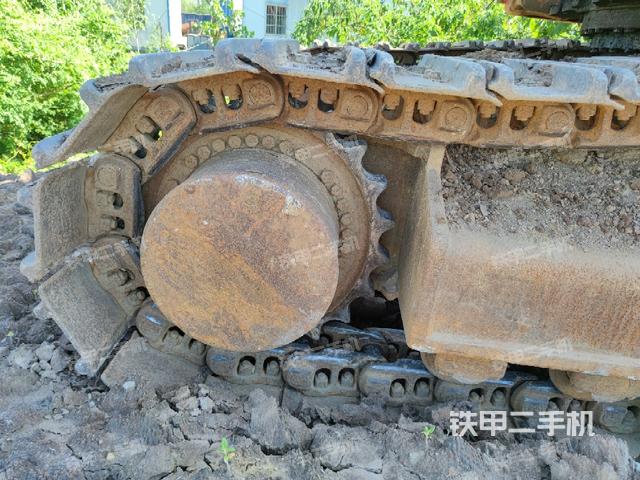 右驅(qū)動(dòng)輪（行走機(jī)構(gòu)）