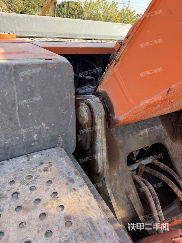 大臂根部?斜視（工作和回轉(zhuǎn)裝置）