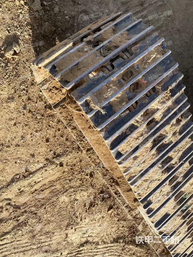 單側(cè)履帶整體（整機(jī)外觀）