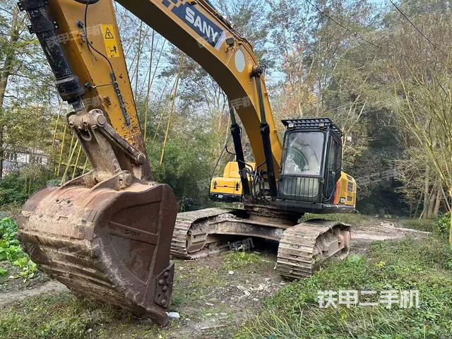 三一重工SY355H挖掘机