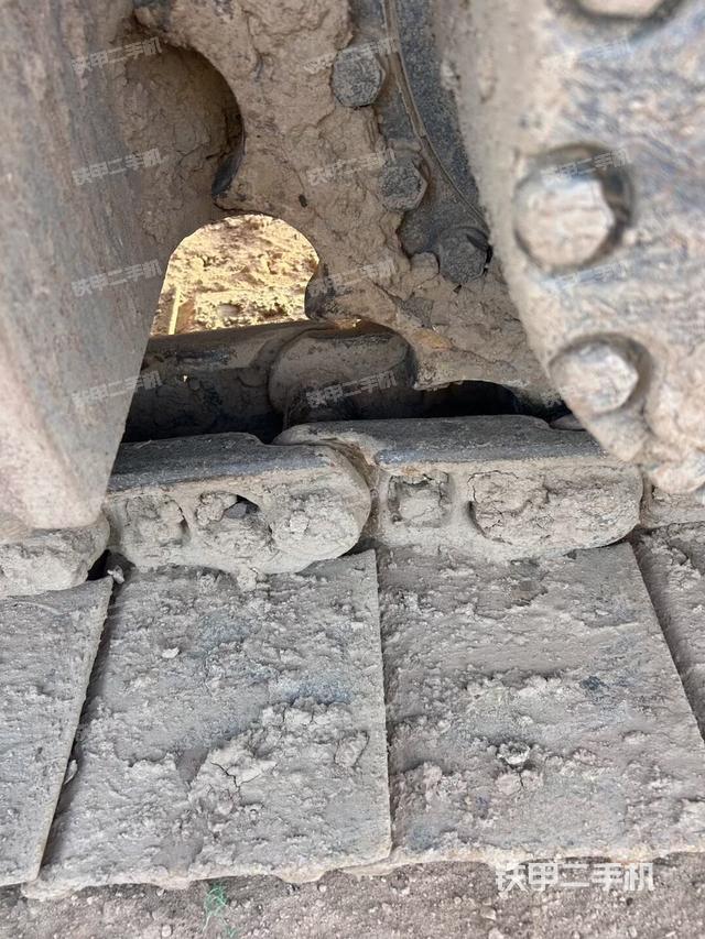 右驅(qū)動(dòng)輪（行走機(jī)構(gòu)）