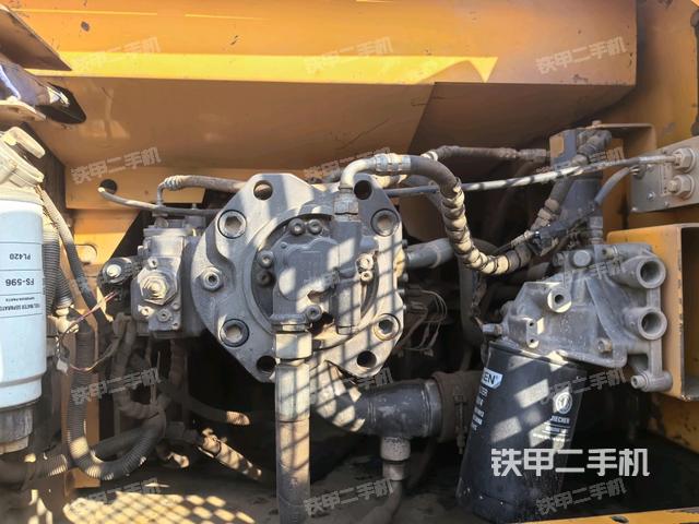 液壓泵斜45?左（大件艙室）