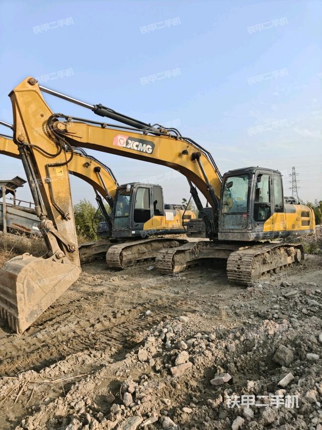 徐工XE200DA挖掘机