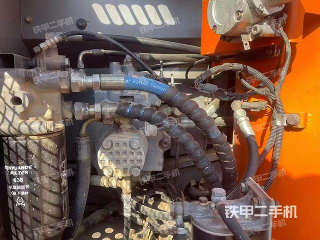 液壓泵艙室正面整體（整機(jī)外觀）