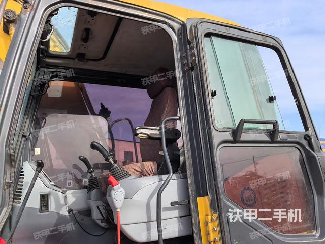 驾驶室整体（整机外观）