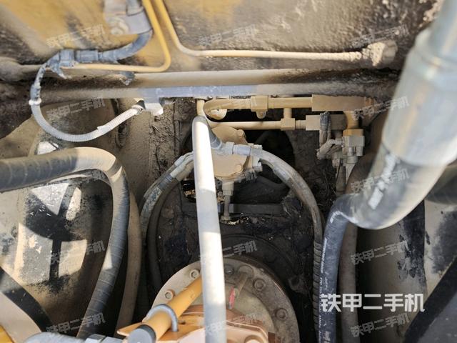 中央回轉(zhuǎn)接頭特寫（上車部件）