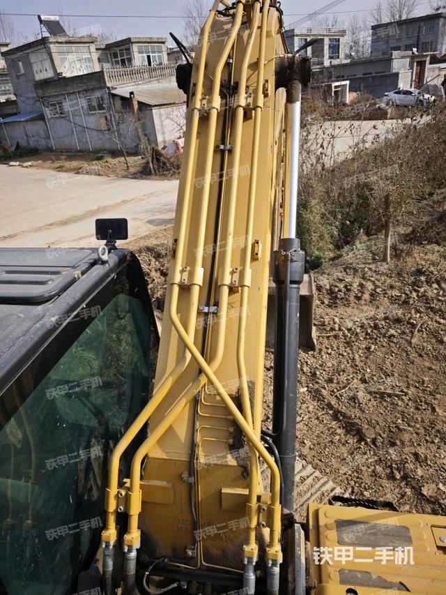 大臂背部俯視（工作和回轉(zhuǎn)裝置）