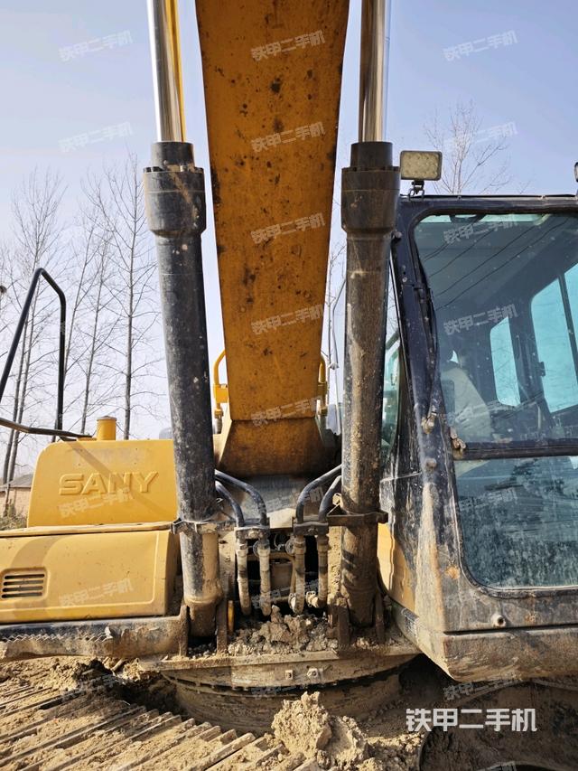 大臂油缸整體?豎拍（工作和回轉(zhuǎn)裝置）