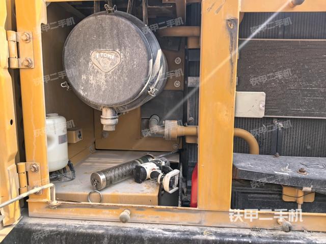 液壓泵斜45?左（大件艙室）