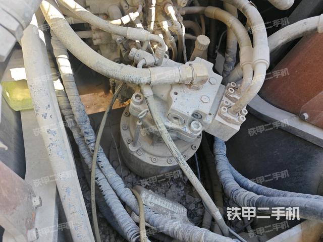 回轉(zhuǎn)馬達(dá)和主控閥（整機(jī)外觀）