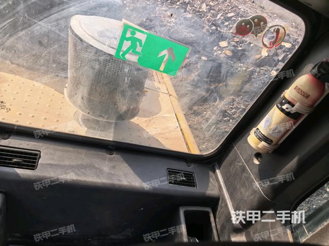 座椅右側(cè)控制臺(tái)/鑰匙門/油門/含右手柄（駕駛室部分）