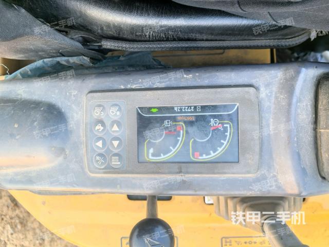 后窗玻璃角标（驾驶室部分）