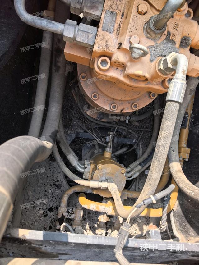 發(fā)動(dòng)機(jī)室（上車部件）