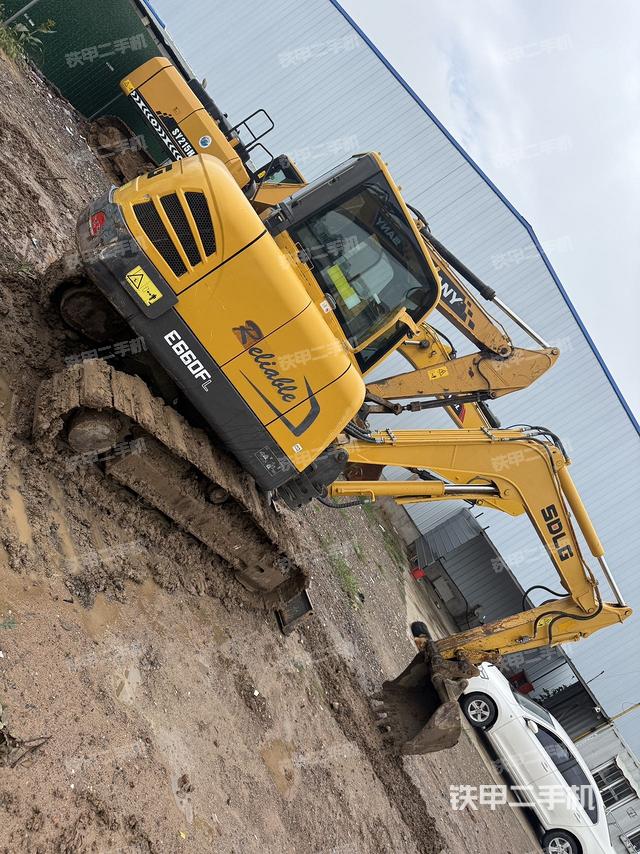 單側(cè)履帶整體（整機(jī)外觀）