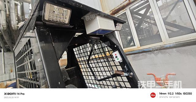 整机左侧（设备外观及核心部件）