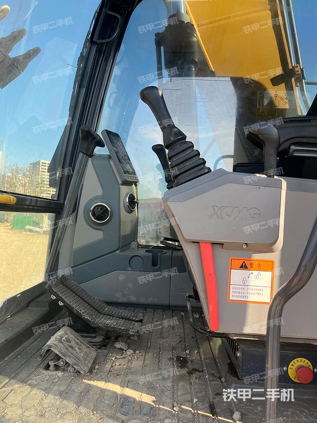 驾驶室整体（整机外观）