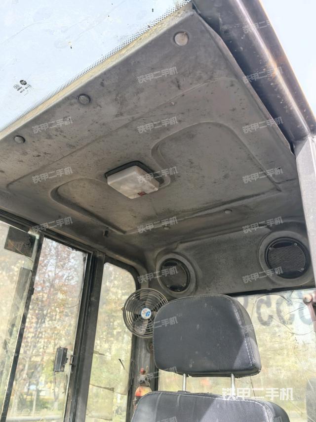 座椅后部（驾驶室部分）