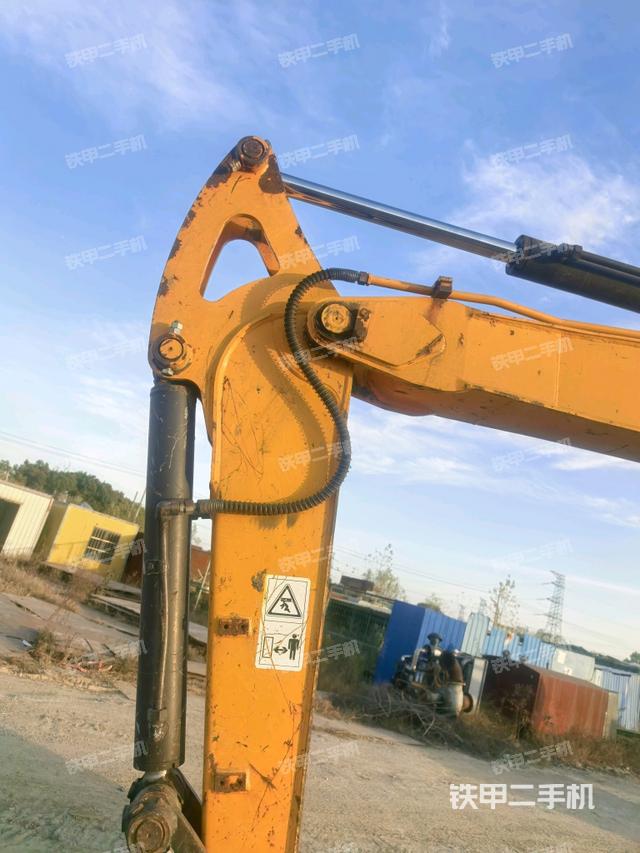 小臂整体左后（工作和回转装置）