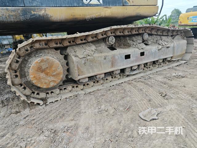 單側(cè)履帶整體（整機(jī)外觀）