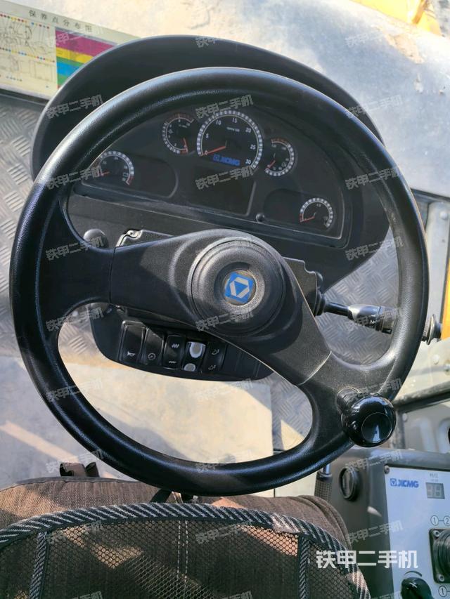 后玻璃角标（压路机驾驶室）