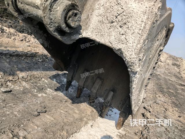 大臂背部俯視（工作和回轉(zhuǎn)裝置）