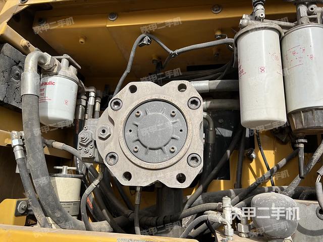 液壓泵艙室正面整體（整機(jī)外觀）