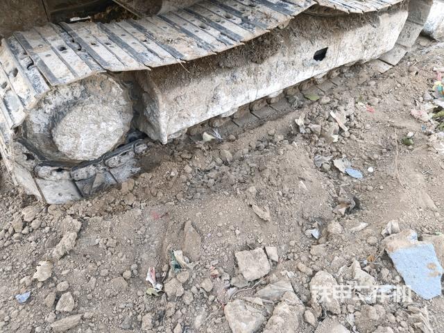 單側(cè)履帶整體（整機(jī)外觀）