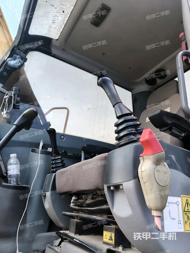  驾驶室正侧（驾驶室部分）