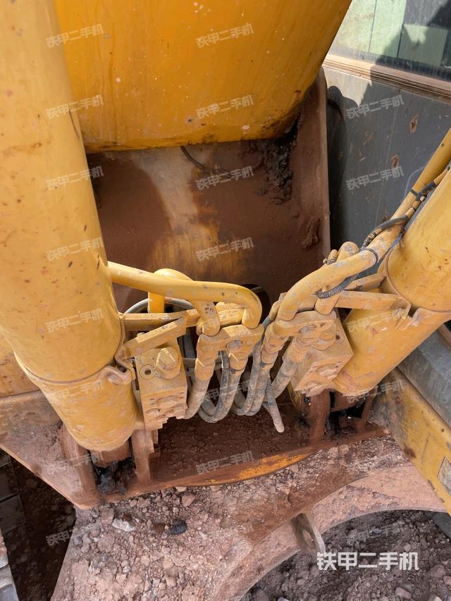 大臂油缸整體?豎拍（工作和回轉(zhuǎn)裝置）