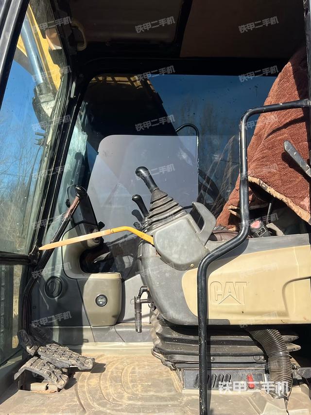 駕駛室整體（整機(jī)外觀）