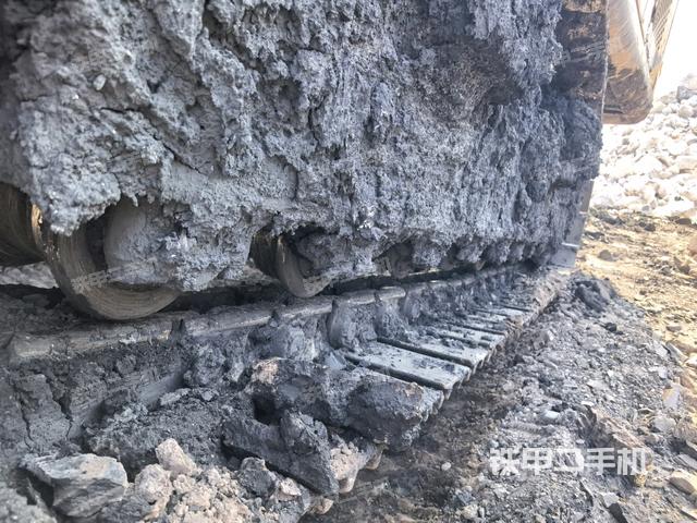 右驅(qū)動(dòng)輪（行走機(jī)構(gòu)）