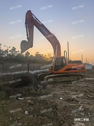 斗山DH300LC-7挖掘机实拍图片