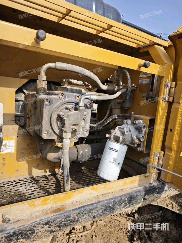 電瓶（大件艙室）