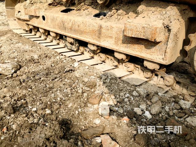 右側(cè)履帶整體（行走機構(gòu)）