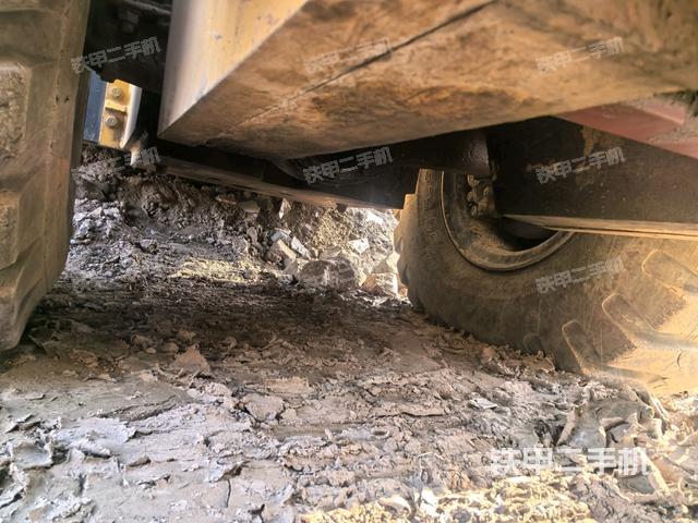 正后側（壓路機前后車架）