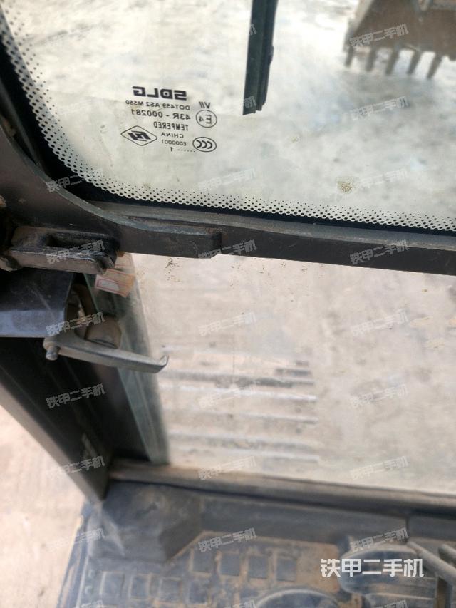 后窗玻璃角标（驾驶室部分）