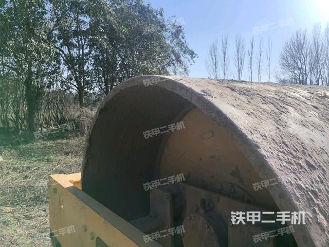 前車架正左側(cè)（壓路機(jī)前后車架）