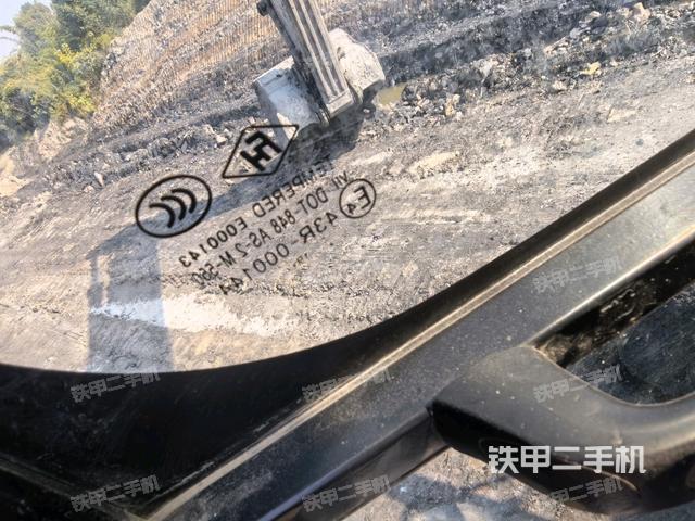 右側(cè)玻璃角標(biāo)（駕駛室部分）