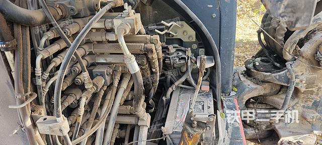 回轉(zhuǎn)馬達和主控閥（整機外觀）