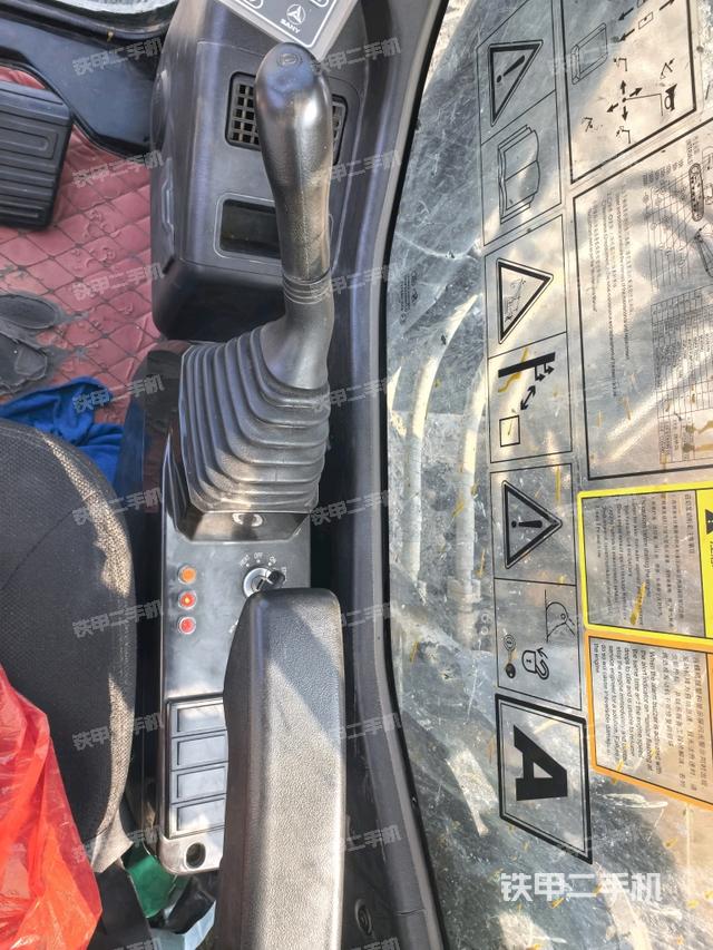 后窗玻璃角標(biāo)（駕駛室部分）